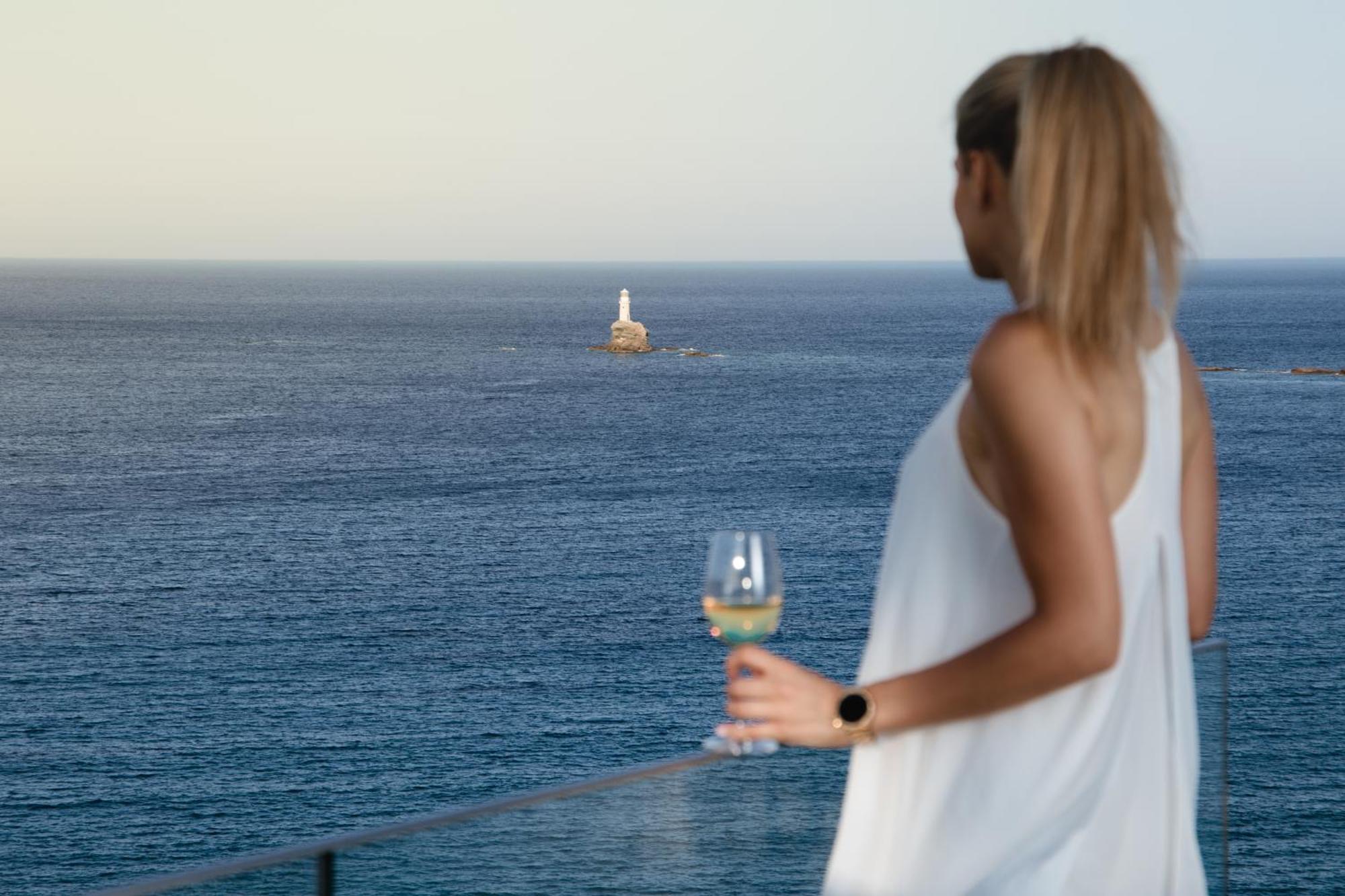 Golden Vista, Beachfront Suites By Explore Andros エクステリア 写真
