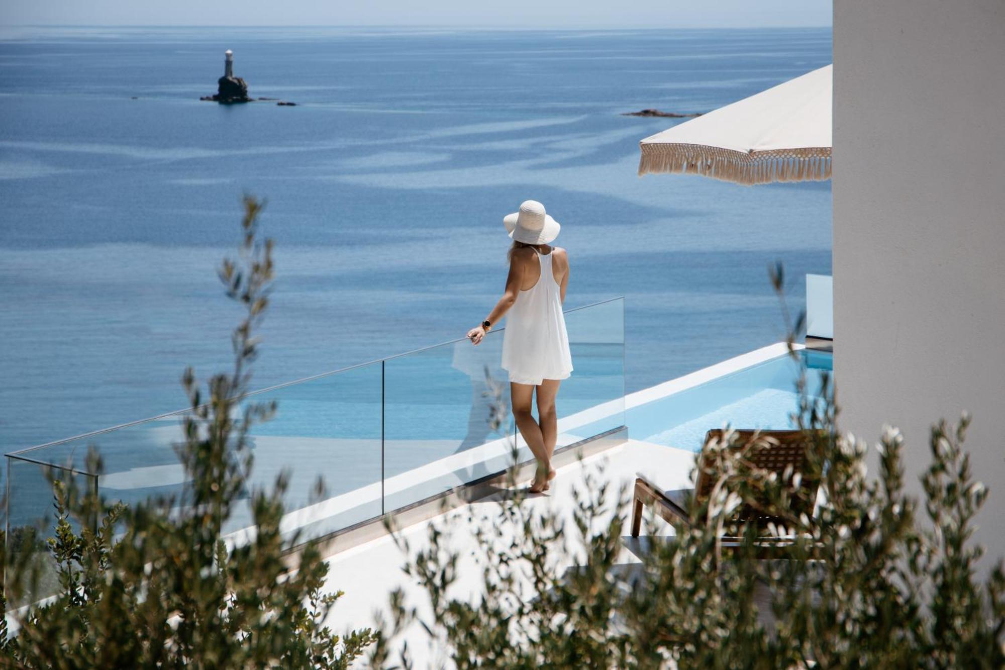 Golden Vista, Beachfront Suites By Explore Andros エクステリア 写真