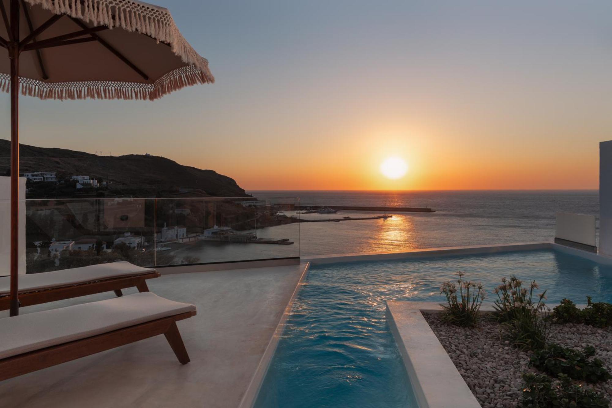 Golden Vista, Beachfront Suites By Explore Andros エクステリア 写真